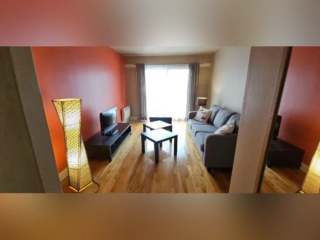 Logement 4 1/2 à louer meublé - face métro VIAU / Hochelaga