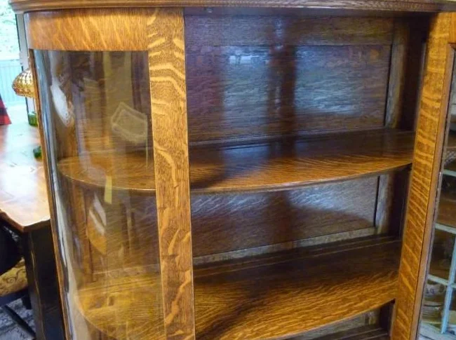 Vitrine bombée antique en chêne maillée (curio) thumbnail 5