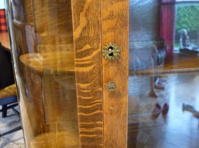 Vitrine bombée antique en chêne maillée (curio) thumbnail 3