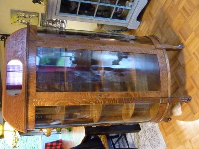 Vitrine bombée antique en chêne maillée (curio)