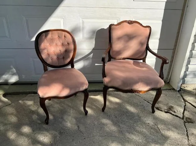 Deux. Belles chaises antique.