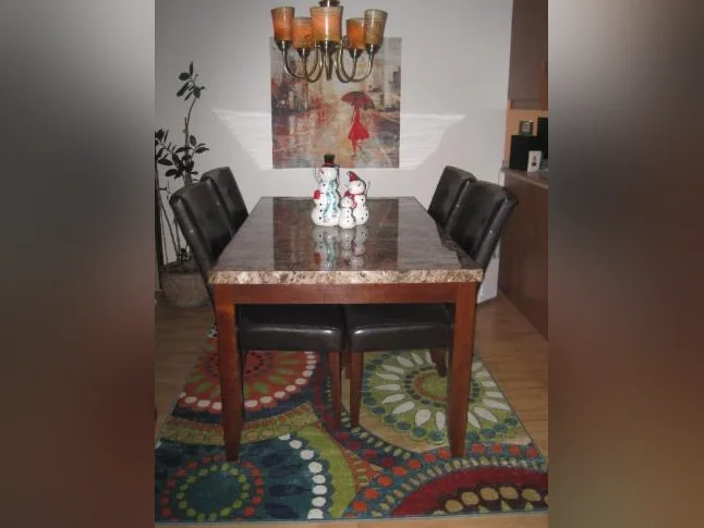 Mobilier de cuisine et chaises