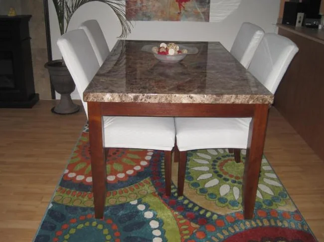 Mobilier de cuisine et chaises thumbnail 2