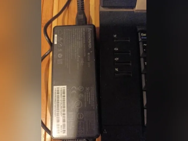 Laptop Lenovo ThinlPad L520 thumbnail 2