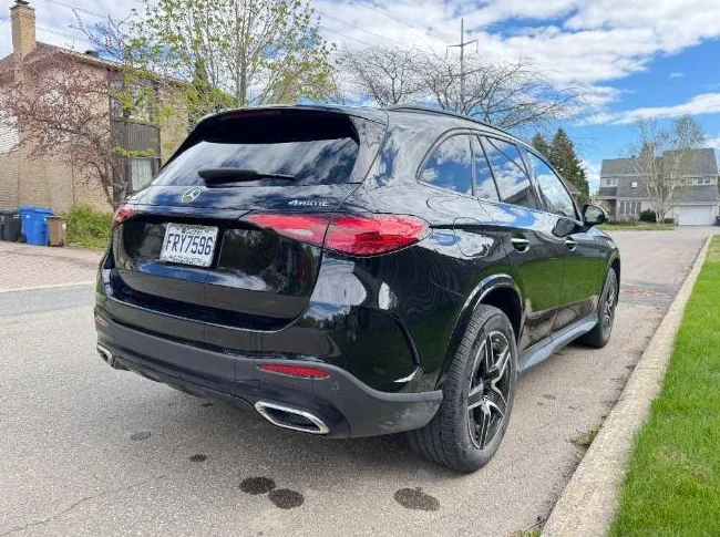 2023 Mercedes-Benz GLC 300 Lease Transfer (Winter Tires Included) thumbnail 4