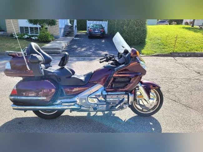 Honda Goldwing GL1800 Touing Rouge thumbnail 2
