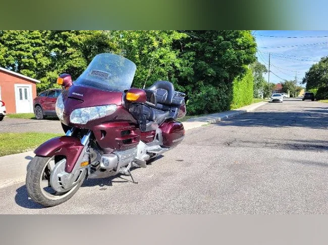 Honda Goldwing GL1800 Touing Rouge thumbnail 3