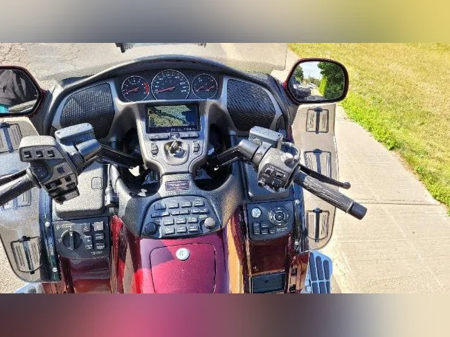 Honda Goldwing GL1800 Touing Rouge thumbnail 5