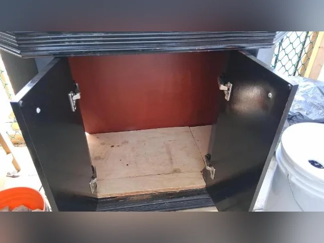 Aquarium table thumbnail 3