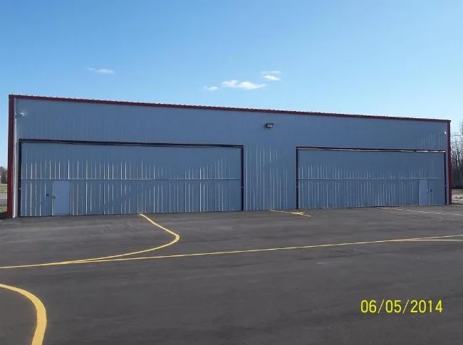 HANGAR D'AVION AEROPORT LACHUTE (CSE4) à Louer (1 des 3 places) / AIRCRAFT HANGAR LACUTE AIRPORT (CSE4) FOR RENT (1 of 3 spaces) thumbnail 2