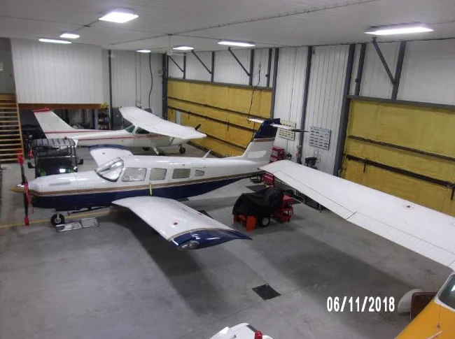 HANGAR D'AVION AEROPORT LACHUTE (CSE4) à Louer (1 des 3 places) / AIRCRAFT HANGAR LACUTE AIRPORT (CSE4) FOR RENT (1 of 3 spaces) thumbnail 4