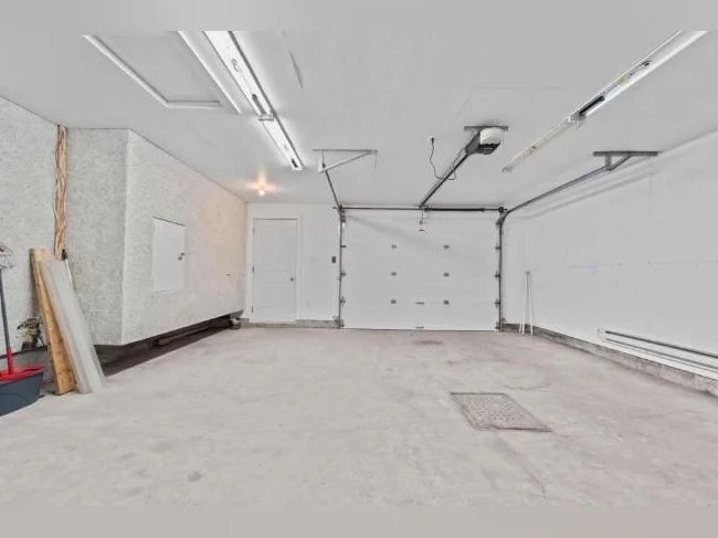 DUPLEX AVEC GARAGE A VENDRE A SAINT_ SAUVEUR thumbnail 10