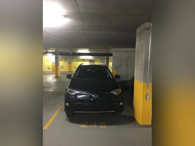 Parking in Laval