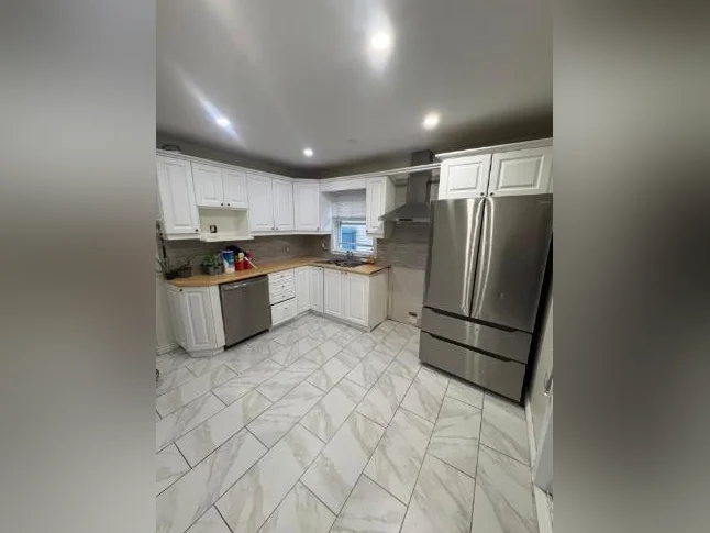 Maison a Louer a Chomedey thumbnail 2