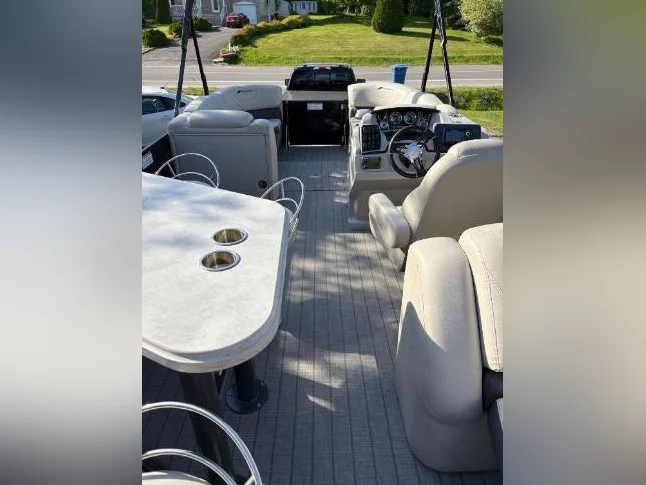 Ponton 25' Starcraft175 hp thumbnail 2