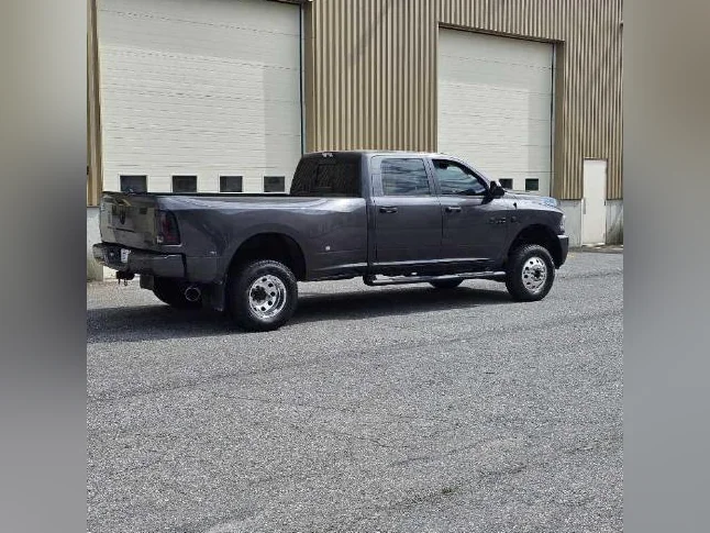 2018 dodge ram 3500 HD thumbnail 2
