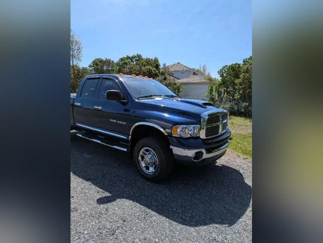 Dodge Ram Laramie 2500 thumbnail 3