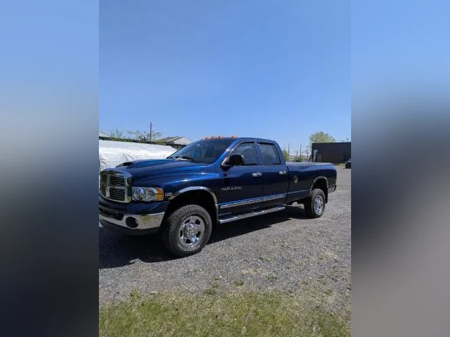 Dodge Ram Laramie 2500 thumbnail 2