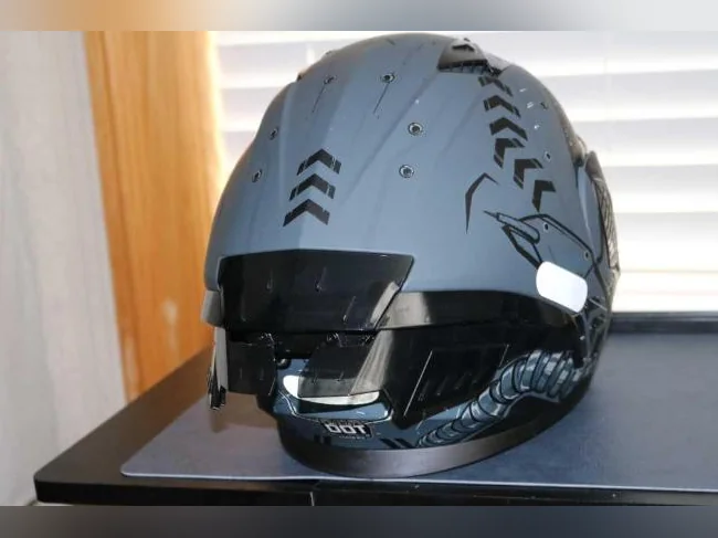 2 casques de moto thumbnail 4