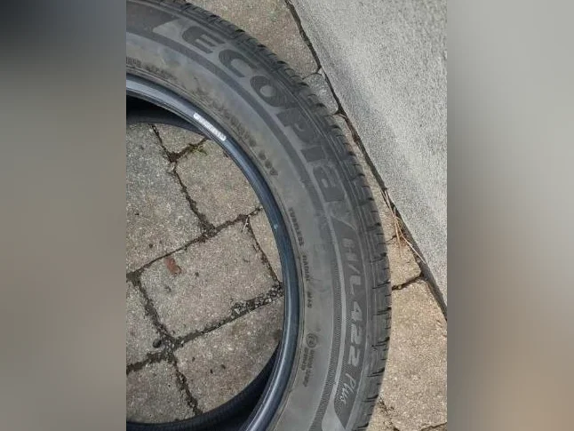 4 pneus été Bridgestone Ecopia 225-55R19 comme neuf. Usure 8/32 ( Neuf=9/32) thumbnail 7