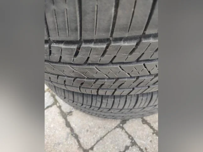 4 pneus été Bridgestone Ecopia 225-55R19 comme neuf. Usure 8/32 ( Neuf=9/32) thumbnail 4