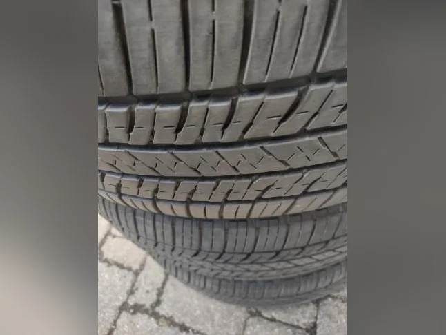 4 pneus été Bridgestone Ecopia 225-55R19 comme neuf. Usure 8/32 ( Neuf=9/32) thumbnail 3