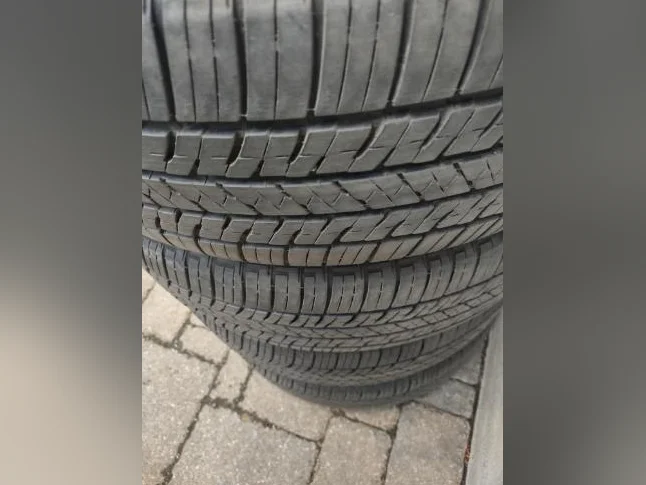 4 pneus été Bridgestone Ecopia 225-55R19 comme neuf. Usure 8/32 ( Neuf=9/32)
