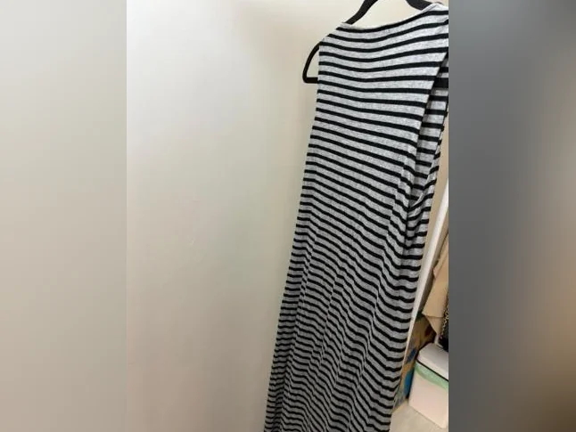 Robe longue sans manche thumbnail 5