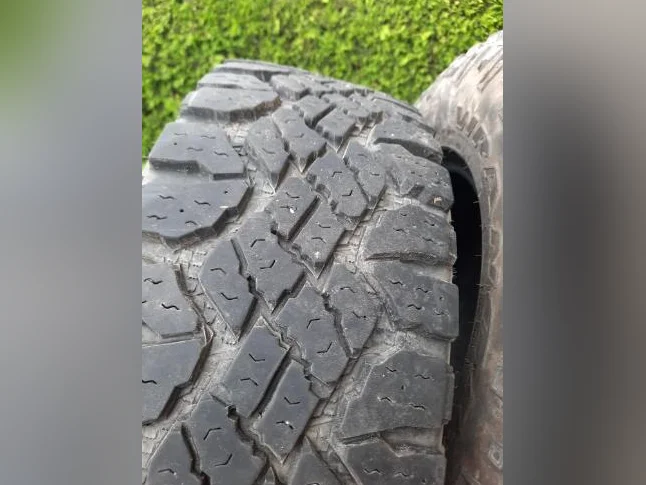 4 Pneus Goodyear Wrangler Duratrac LT 265 70 R17 thumbnail 2