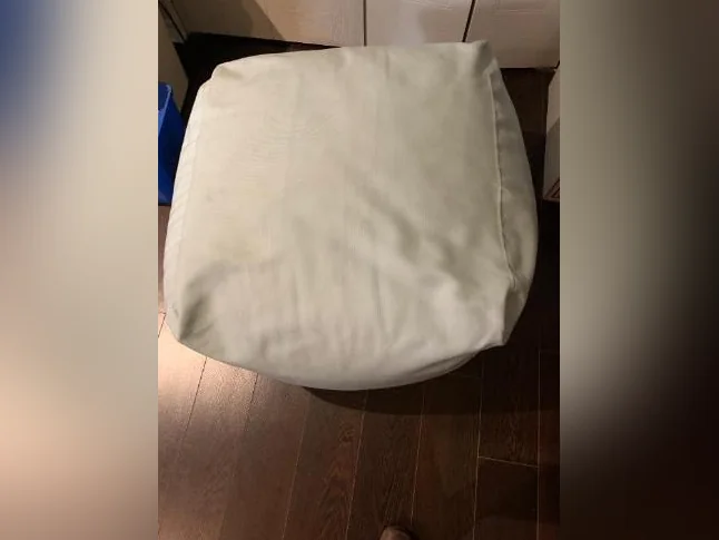 Pouf bleu pâle pour chambre