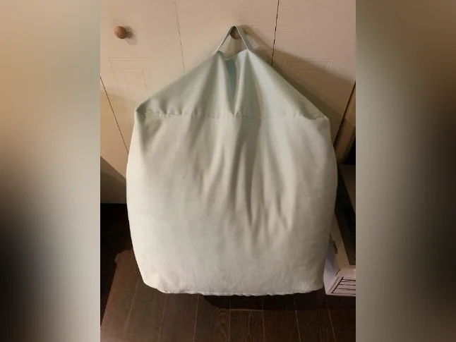 Pouf bleu pâle pour chambre thumbnail 3