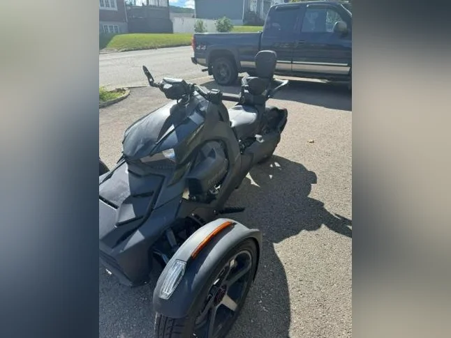 Can-Am Ryker 900 (2022) – Excellent état – Prêt pour la route ! thumbnail 2