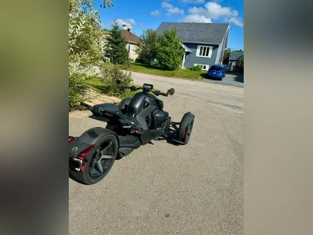 Can-Am Ryker 900 (2022) – Excellent état – Prêt pour la route ! thumbnail 4