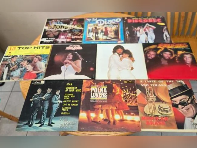 collection personnel denviron100 vinyles des annees 1960,70,80 en bonne condition thumbnail 5