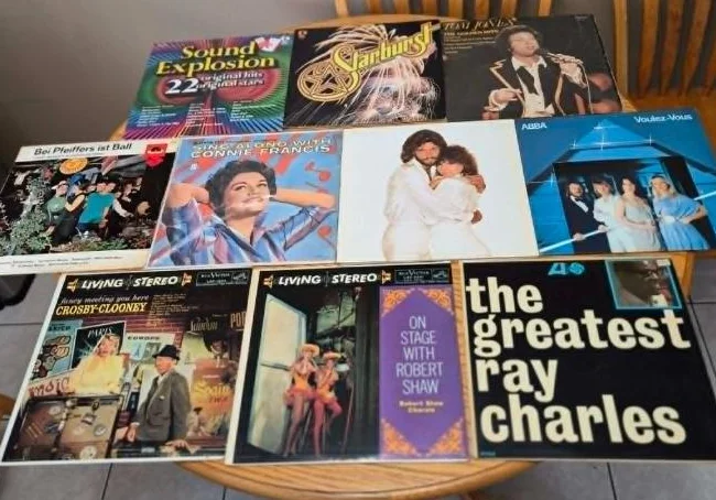 collection personnel denviron100 vinyles des annees 1960,70,80 en bonne condition thumbnail 3