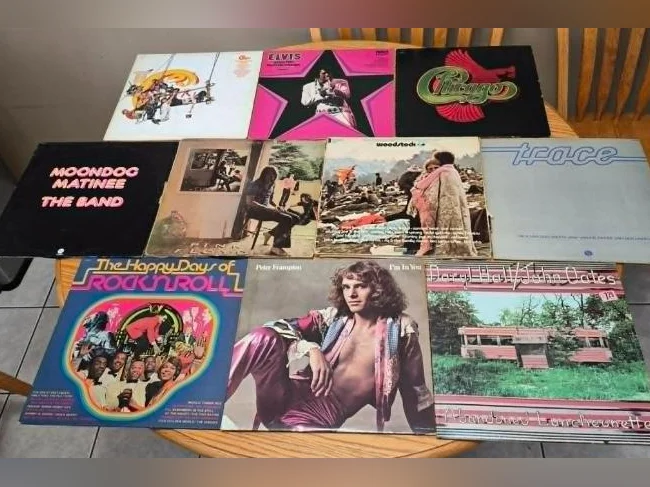 collection personnel denviron100 vinyles des annees 1960,70,80 en bonne condition thumbnail 2