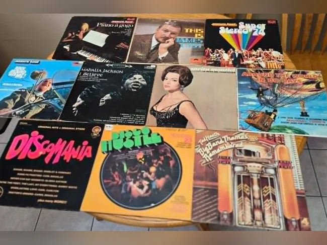 collection personnel denviron100 vinyles des annees 1960,70,80 en bonne condition thumbnail 4