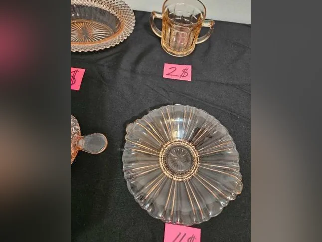 Lot vaisselle verre rose retro a l'unité ou le lot complet 25$ thumbnail 4