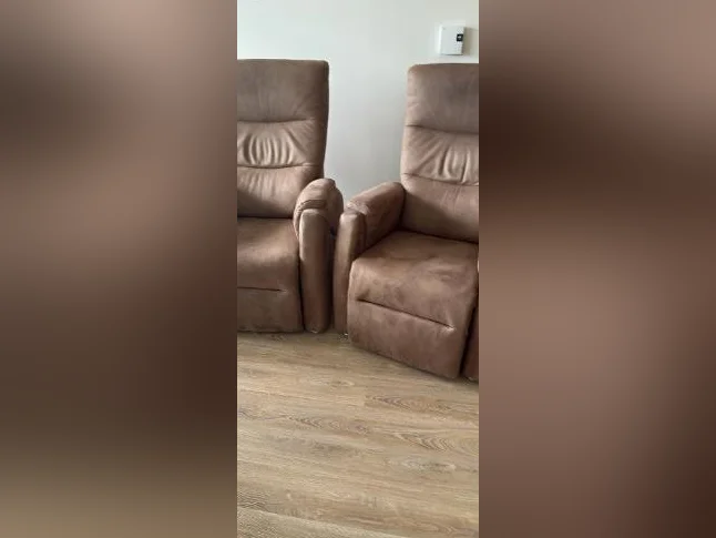 2 fauteuils électriques