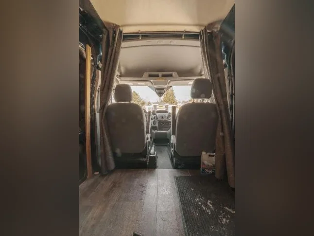 Projet Vanlife prêt à continuer – Ford Transit – 95 030 km thumbnail 7