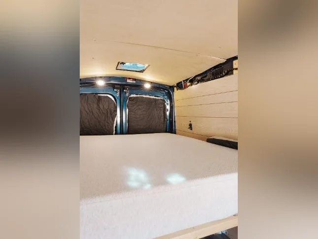 Projet Vanlife prêt à continuer – Ford Transit – 95 030 km thumbnail 6