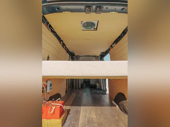 Projet Vanlife prêt à continuer – Ford Transit – 95 030 km thumbnail 10