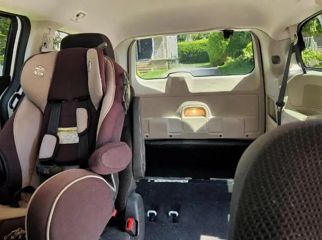 🚐 Dodge Grand Caravan 2018 – Stow ’n Go | Clé en main & Entretien impeccable (108 000 km) thumbnail 4
