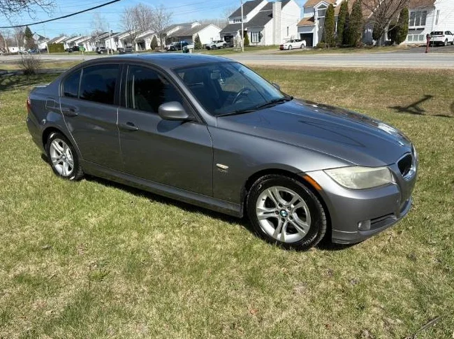 BMW 328i X-Drive 2011 seulement 140000km femme propriétaire
