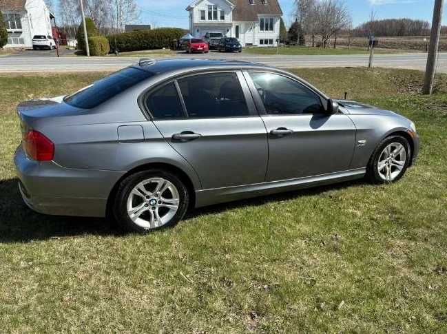 BMW 328i X-Drive 2011 seulement 140000km femme propriétaire thumbnail 8