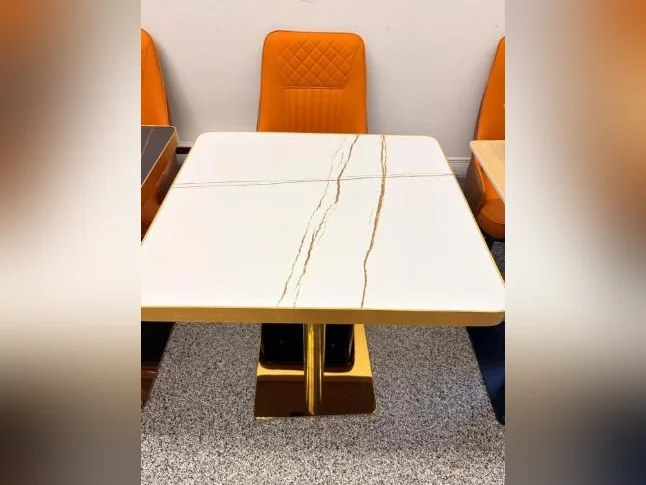 Table de restaurant, plateau en porcelaine. thumbnail 9