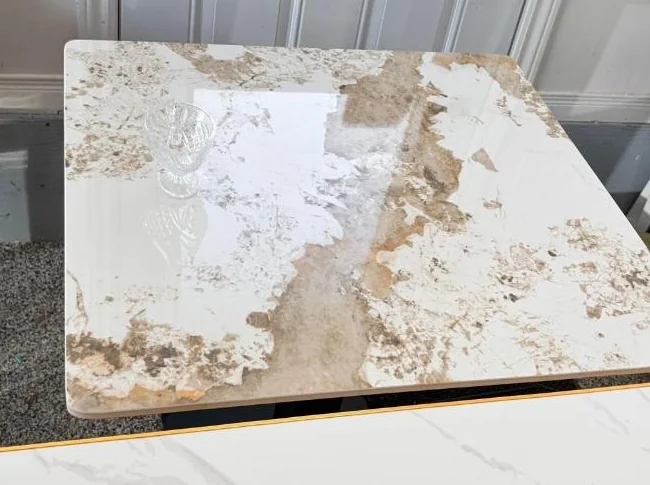 Table de restaurant, plateau en porcelaine. thumbnail 7
