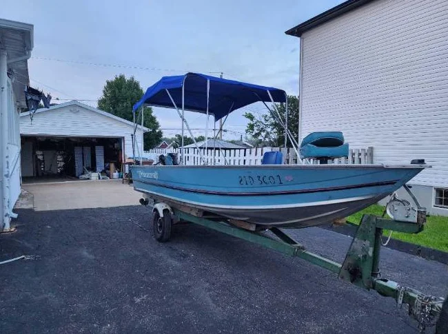 Bateau Princecraft 16,9 pieds avec 2 moteurs et remorque thumbnail 5