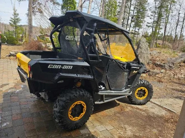 Bombardier Commander 1000 cote a cote