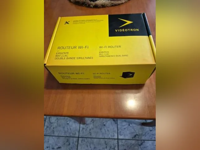 Terminal Vidéotron ILLICO   SAMSUNG  4K  UHD avec Router thumbnail 6